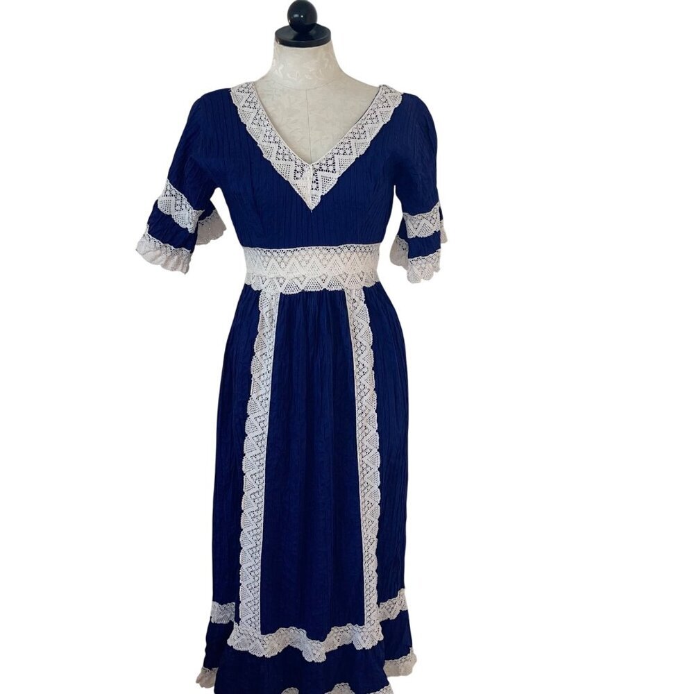 Vintage Womens Dress Size Small Blue Mexican Sleeve Crochet Lace Pintuck Cotton - Picture 13 of 14